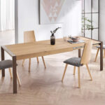 con encimera en madera natural y estructura metálica oxido