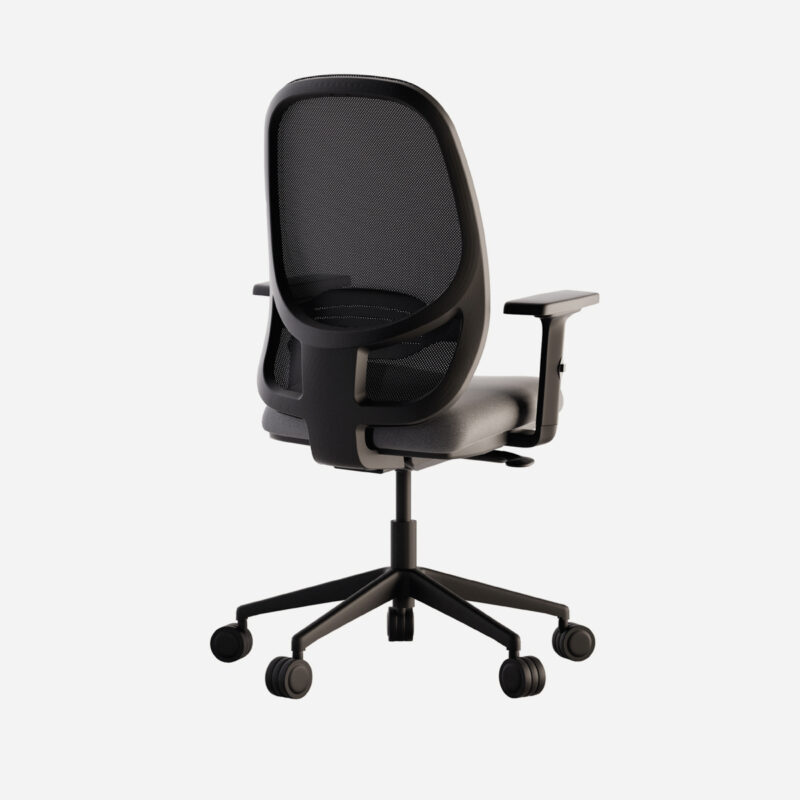 Silla de oficina ergonómica vista desde atrás con respaldo de malla
