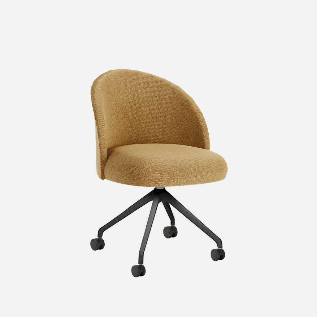 Silla giratoria con tapizado en color mostaza, respaldo ergonómico y base metálica con ruedas. Ideal para home office o espacios de estudio con estilo.