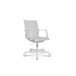 silla de oficina con ruedas elevable con acabado blanco.